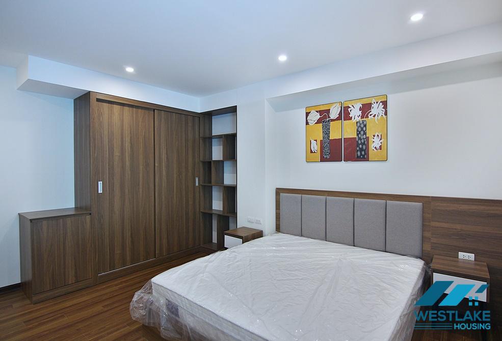A modern 3 bedroom apartment for rent in Xuan Dieu, Tay Ho