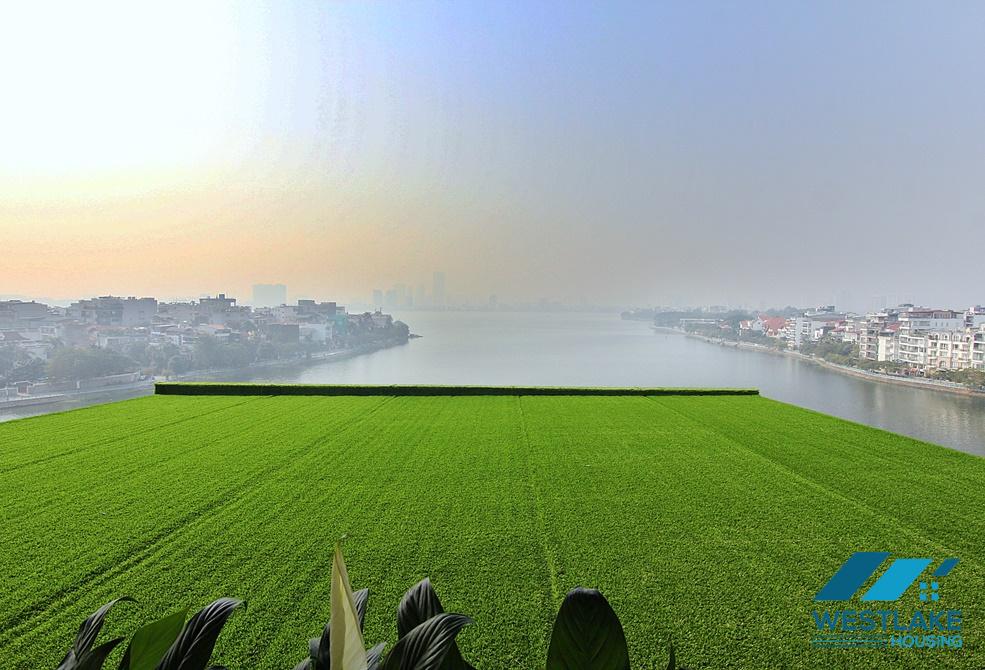 Gorgeous lake view 4 bedroom apartment for rent in Tay Ho, Ha Noi