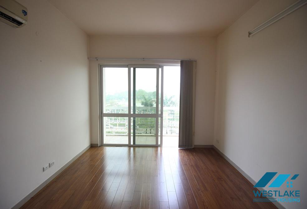 A cheap and unfurnished 3 bedroom apartment for rent in Ciputra, Tay ho, Ha noi