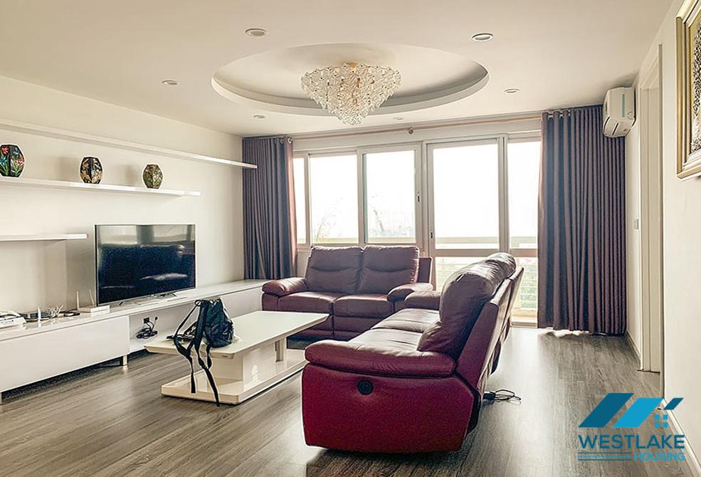 Cho thuê căn hộ 4 phòng ngủ sang trọng tại tòa E – Ciputra
