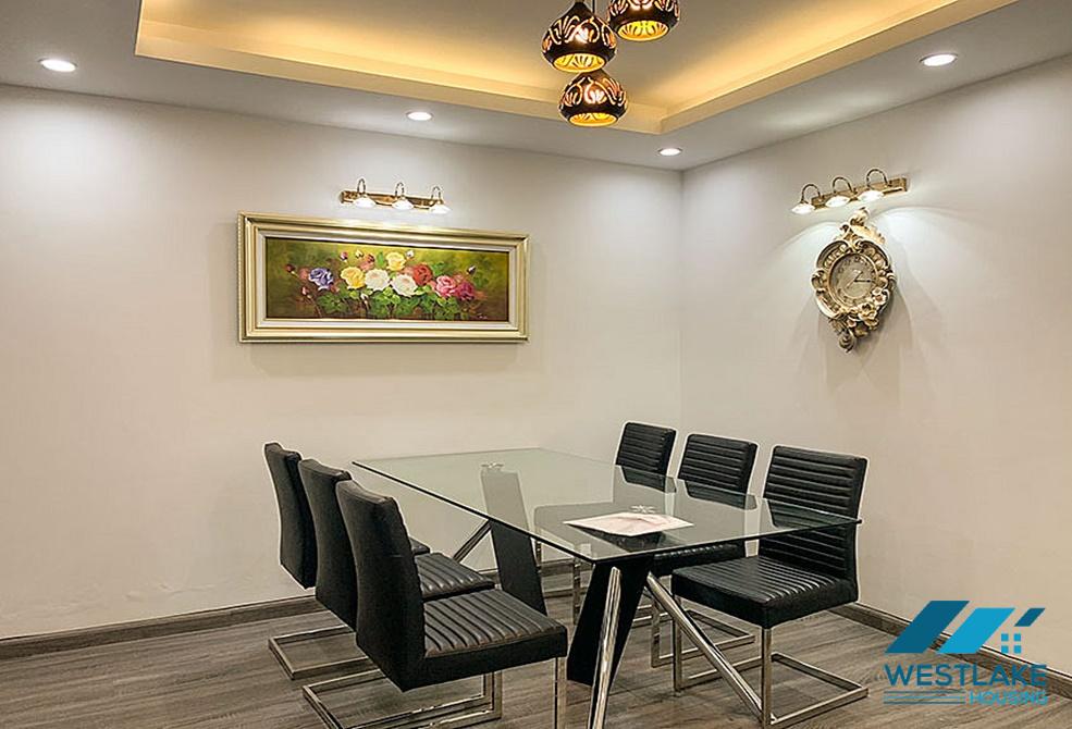 Cho thuê căn hộ 4 phòng ngủ sang trọng tại tòa E – Ciputra