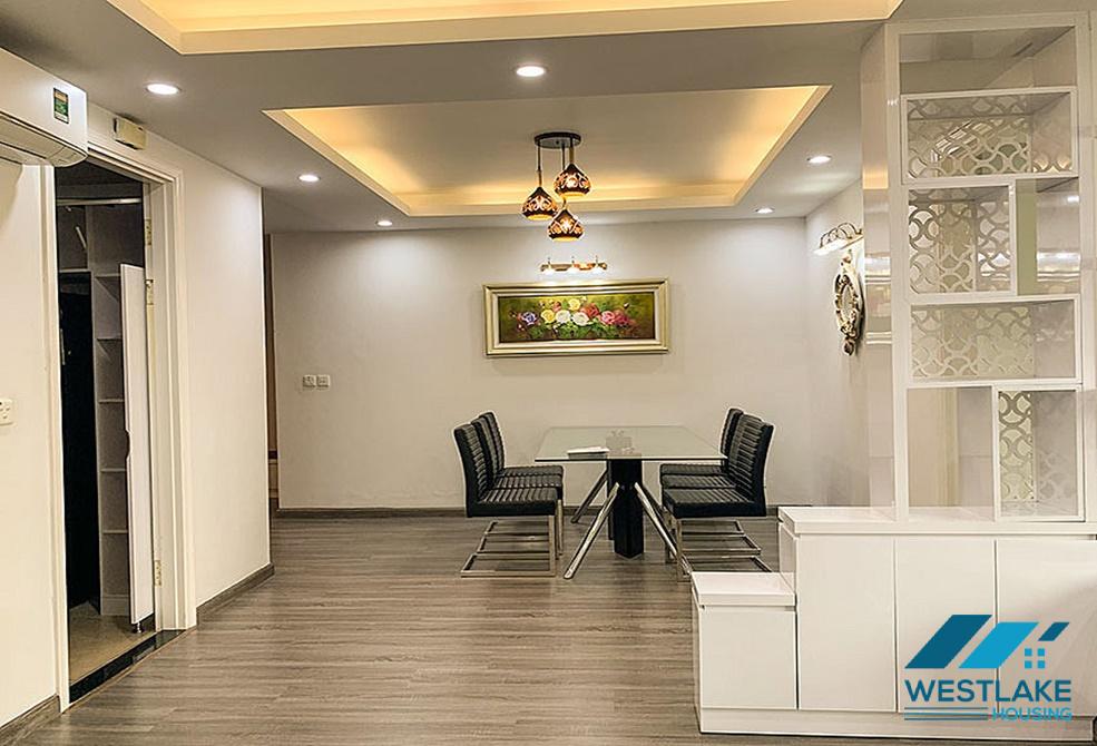 Cho thuê căn hộ 4 phòng ngủ sang trọng tại tòa E – Ciputra