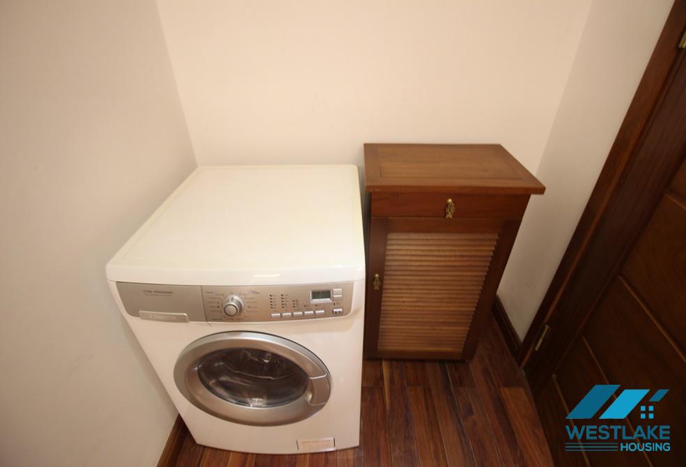 A good quality 2 bedroom apartment for rent in Xuan Dieu, Tay Ho, Ha Noi