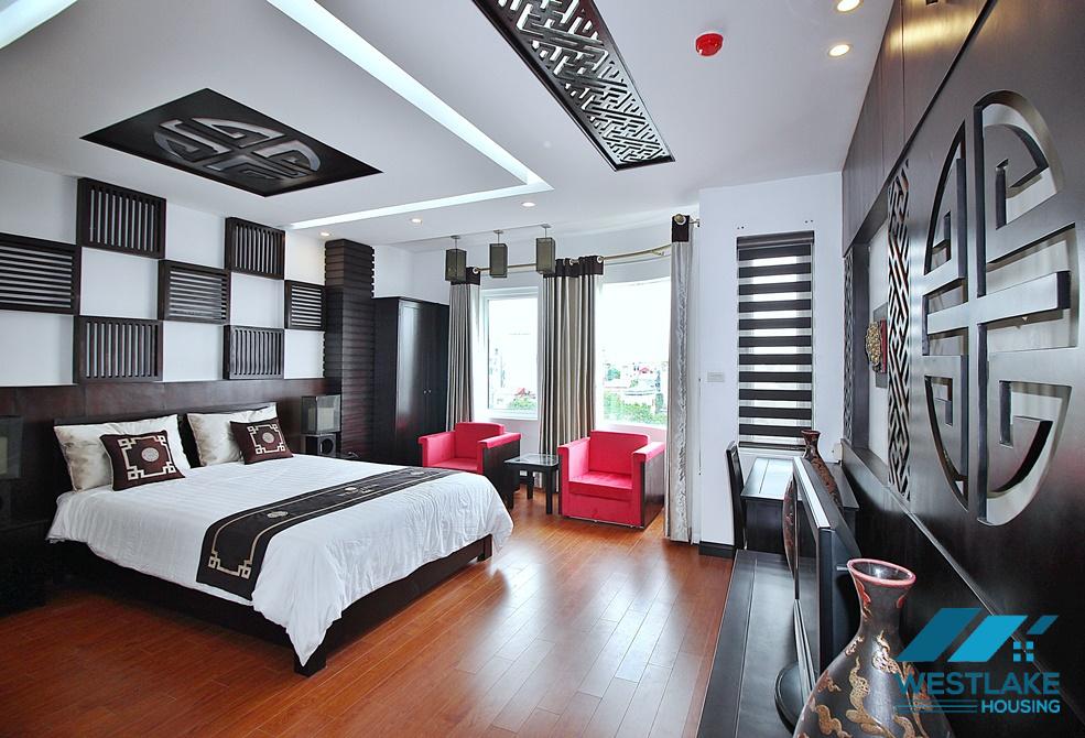 A lake view 2 bedroom apartment for lease in Xuan Dieu, Tay Ho