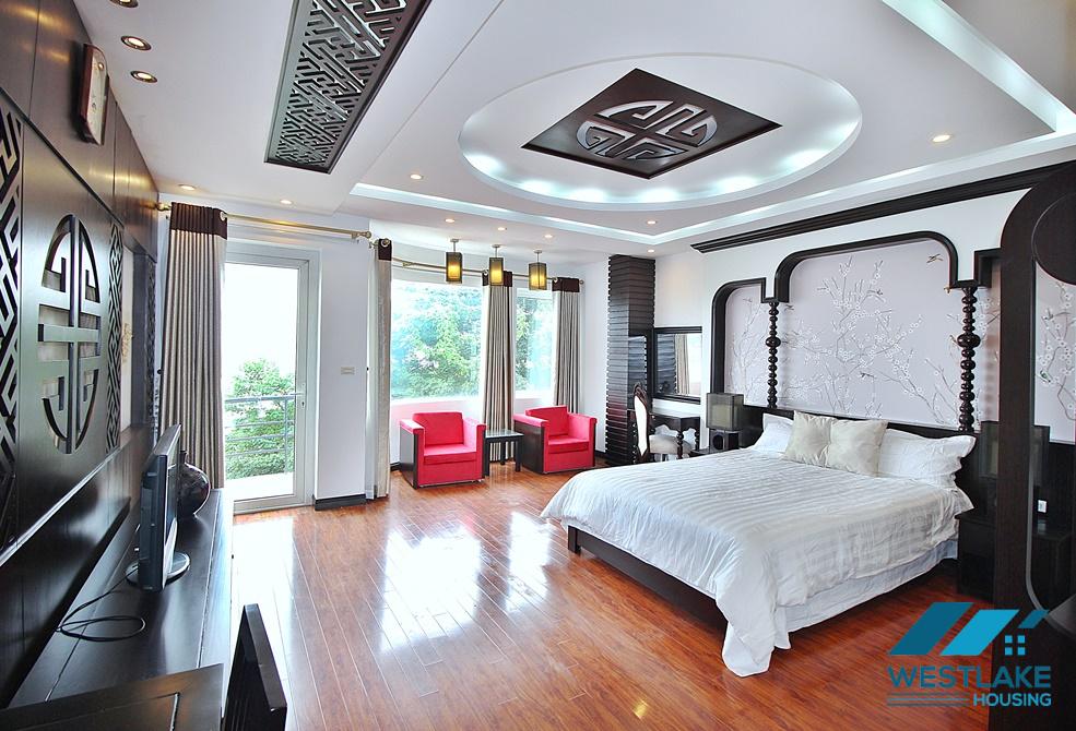 A lake view 2 bedroom apartment for lease in Xuan Dieu, Tay Ho