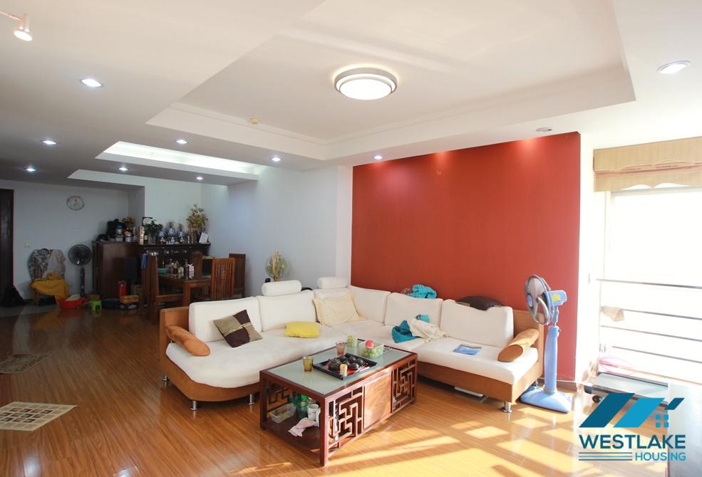 Cho thuê căn hộ 3 phòng ngủ tại tòa E, Ciputra, Tây Hồ, Hà Nội .