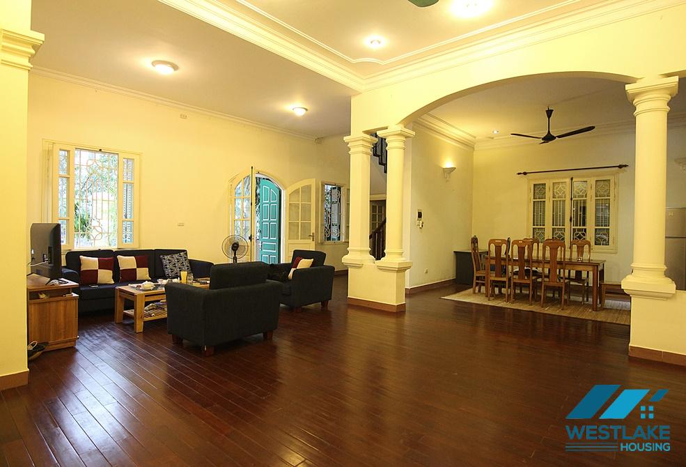 A spacious house with garden for rent in Nghi Tam, Tay Ho A spacious house with garden for rent in Nghi Tam, Tay Ho