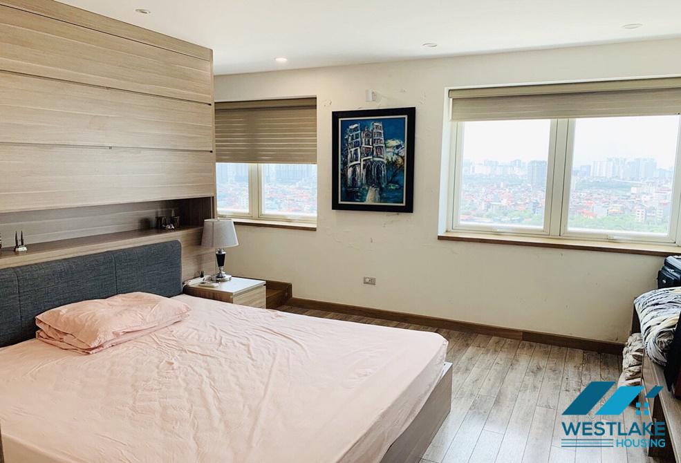 Cho thuê căn hộ thông tầng 3 phòng ngủ độc đáo tại Ciputra, Tây Hồ, Hà Nội