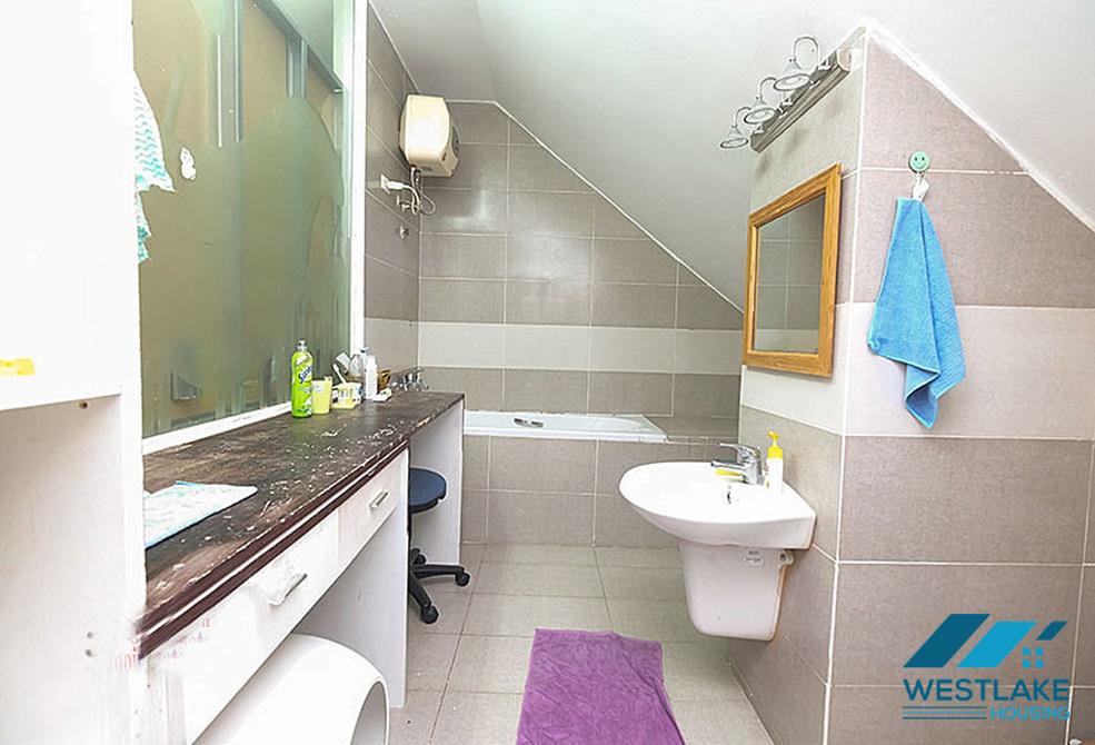 Cho thuê nhà 2 tầng xinh xắn tại khu vực Ciputra, Tây Hồ, Hà Nội