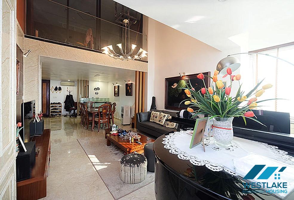 Cho thuê nhà 2 tầng xinh xắn tại khu vực Ciputra, Tây Hồ, Hà Nội