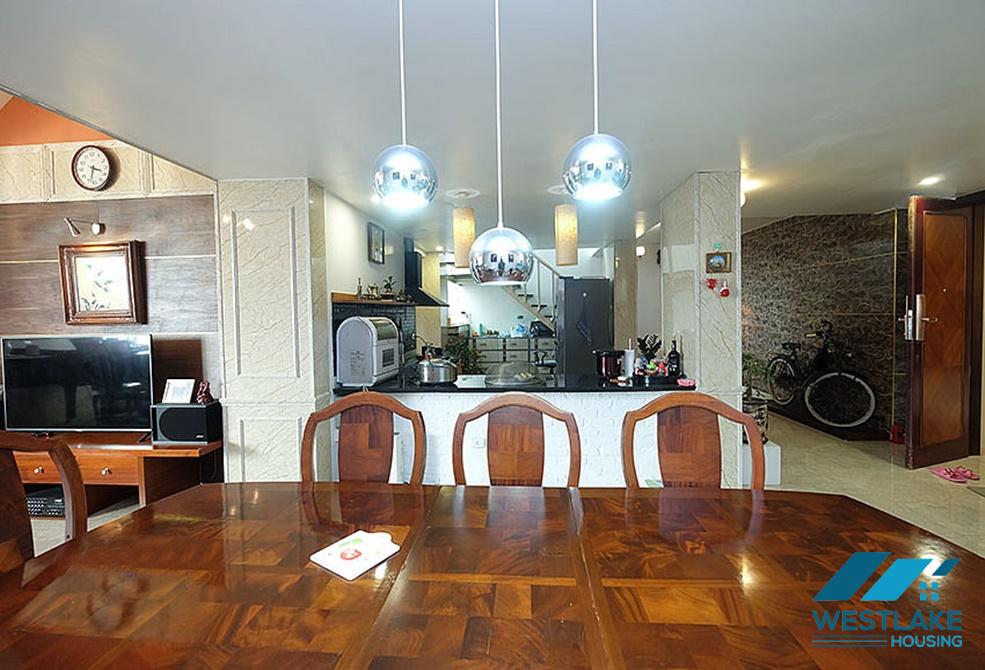 Cho thuê nhà 2 tầng xinh xắn tại khu vực Ciputra, Tây Hồ, Hà Nội