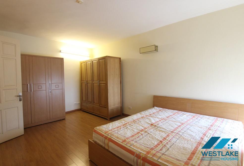 Cho thuê căn hộ thông tầng ấm cúng 4 phòng ngủ tại tòa E1, Ciputra, Tây Hồ, Hà Nội