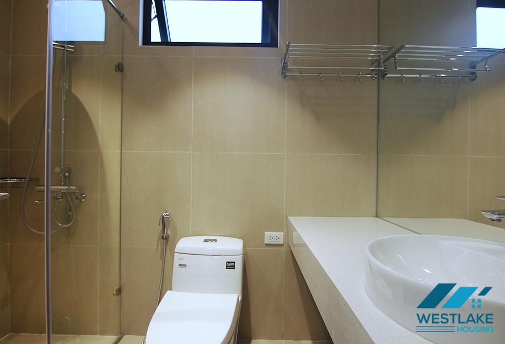 Cho Thuê Căn Hộ 2 Phòng Ngủ Mới Đẹp, Hiện Đại, Ban Công View Hồ Sáng Thoáng Tại Đường Tô Ngọc Vân, Tây Hồ, Hà Nội