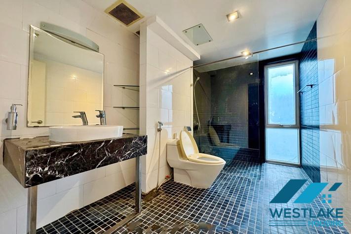 Biệt Thự 4 Phòng Ngủ Rộng Rãi Và Quyến Rũ Cho Thuê Tại Tô Ngọc Vân  Tây Hồ, Hà Nội