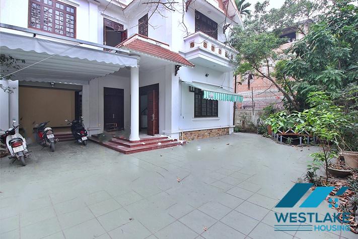 Cho Thuê Nhà 5 Phòng Ngủ, Sân Rộng Vừa Ơ Vừa Làm Văn Phòng Tại Lạc Long Quân, Tây Hồ, Hà Nội
