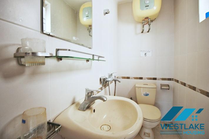 Cho Thuê Nhà 5 Phòng Ngủ, Sân Rộng Vừa Ơ Vừa Làm Văn Phòng Tại Lạc Long Quân, Tây Hồ, Hà Nội