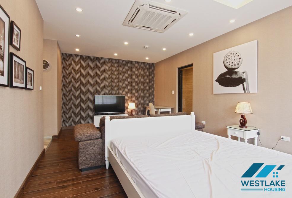 A modern studio for rent in Nghi Tam, Tay Ho, Ha Noi