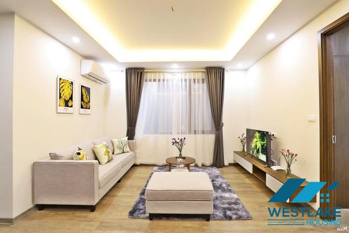 Cho Thuê Căn Hộ 2 Phòng Ngủ Mới Đẹp, Hiện Đại View  Hồ Sáng Thoáng Tại Âu Cơ Tây Hồ, Hà Nội