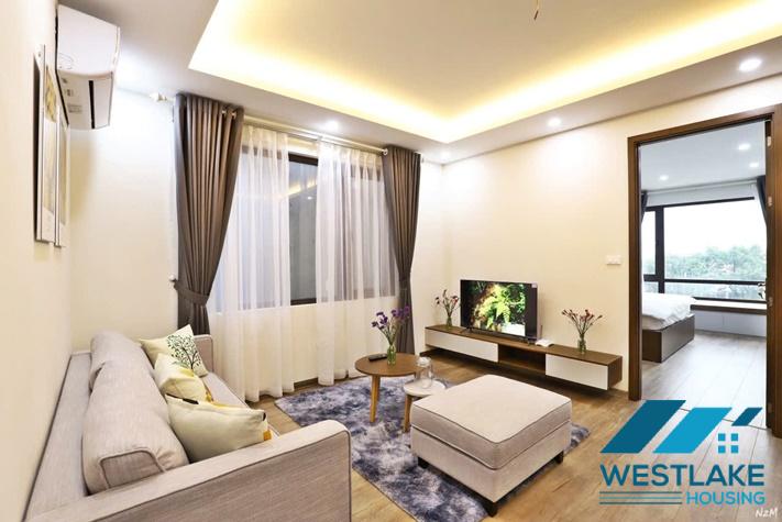 Cho Thuê Căn Hộ 2 Phòng Ngủ Mới Đẹp, Hiện Đại View  Hồ Sáng Thoáng Tại Âu Cơ Tây Hồ, Hà Nội