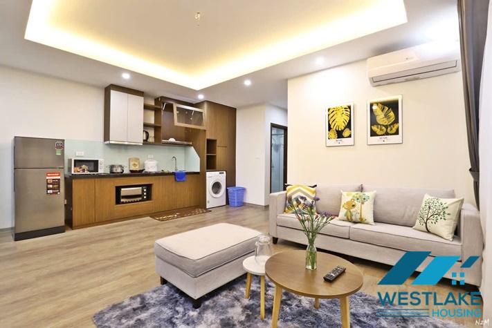 Cho Thuê Căn Hộ 2 Phòng Ngủ Mới Đẹp, Hiện Đại View  Hồ Sáng Thoáng Tại Âu Cơ Tây Hồ, Hà Nội