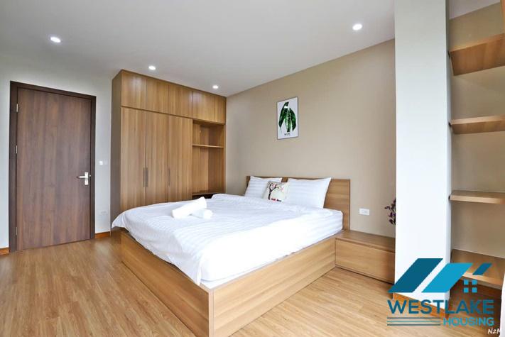 Căn Hộ 2 Phòng Ngủ Mới Đẹp , Hiện Đại View Hồ Thoáng Sáng Cho Thuê Tại Âu Cơ Tây Hồ, Hà Nội