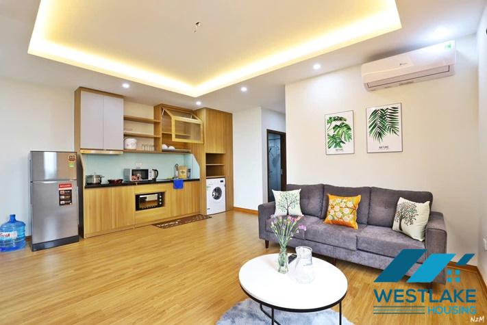 Căn Hộ 2 Phòng Ngủ Mới Đẹp , Hiện Đại View Hồ Thoáng Sáng Cho Thuê Tại Âu Cơ Tây Hồ, Hà Nội