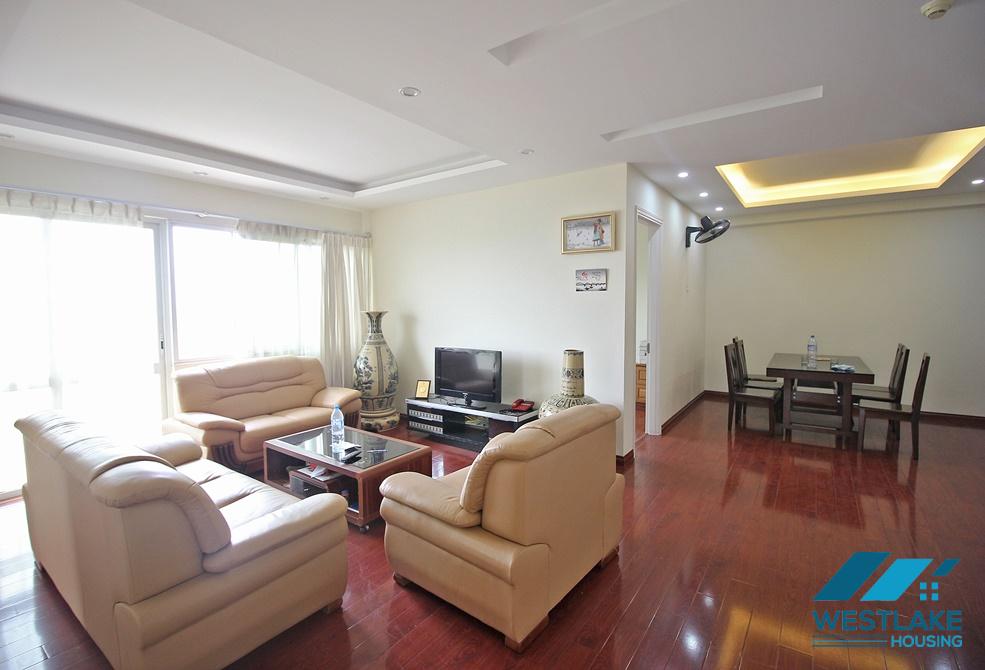 Cho thuê căn hộ 4 phòng ngủ tại tòa E, Ciputra International – Hà Nội