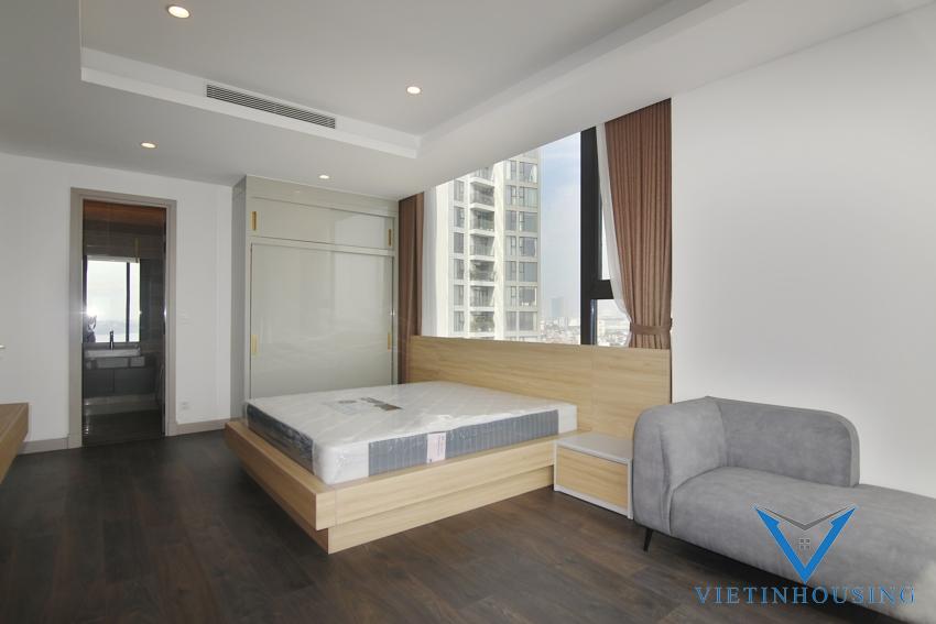 Căn hộ 3 phòng ngủ diện tích lớn toàn bộ view Hồ Tây cho thuê tại Sun Grand City 69B Thụy Khuê