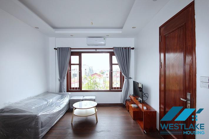 Cho Thuê Căn Hộ 1 Phòng Ngủ Sáng Thoáng Tại Âu Cơ, Tây Hồ, Hà Nội