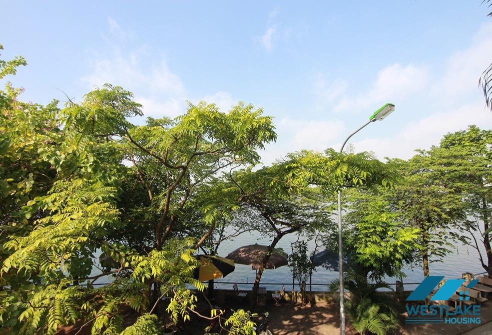 A bright lake side apartment for rent in Vu Mien, Tay Ho