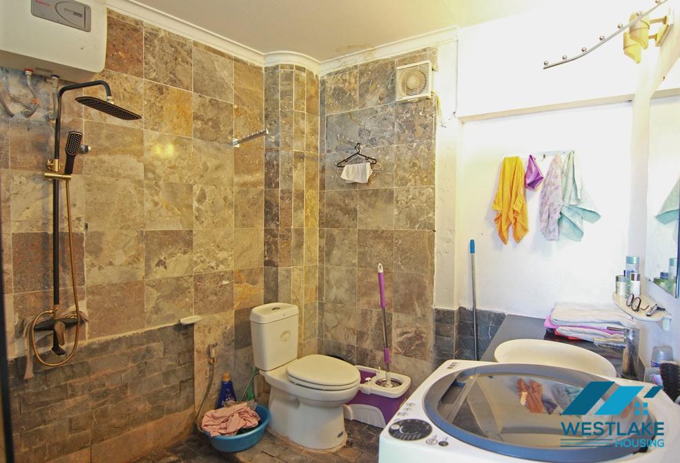 A bright lake side apartment for rent in Vu Mien, Tay Ho