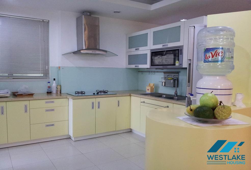 Cho thuê căn hộ 3 phòng ngủ đẹp tại tòa E, Ciputra, Hà Nội