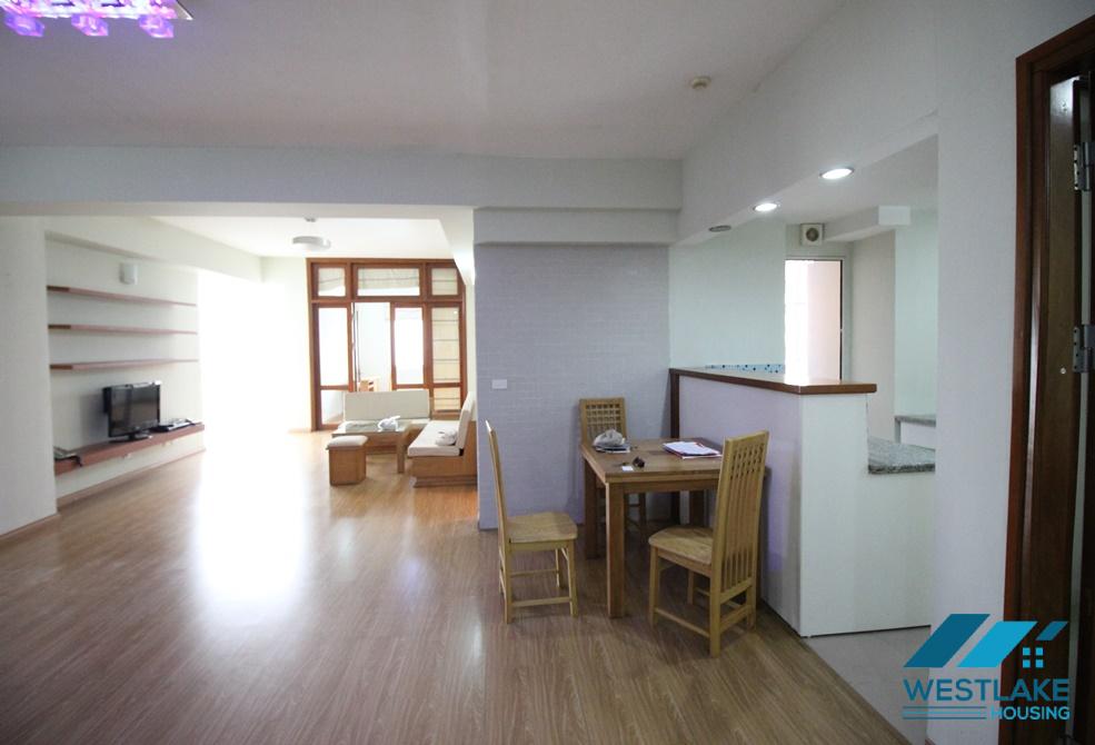 Cho thuê căn hộ 3 phòng ngủ đẹp tại tòa E, khu đô thị Ciputra, Hà Nội