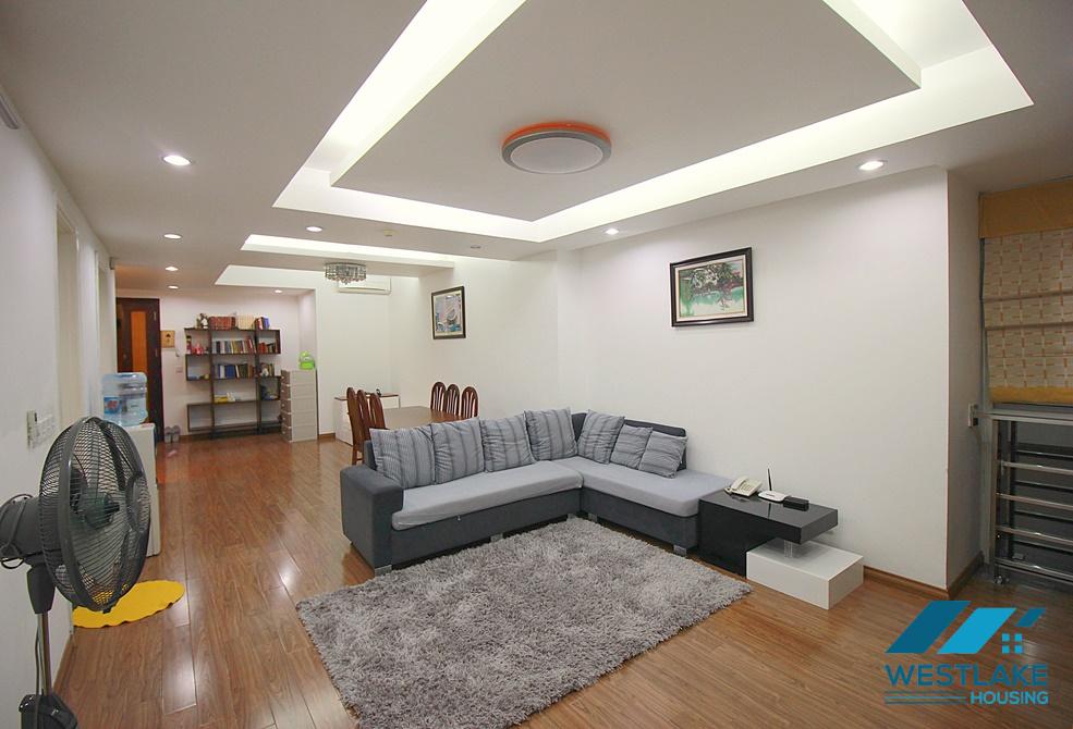 Cho thuê căn hộ 3 phòng ngủ tuyệt đẹp tại tòa E, khu đô thị Ciputra, Hà Nội