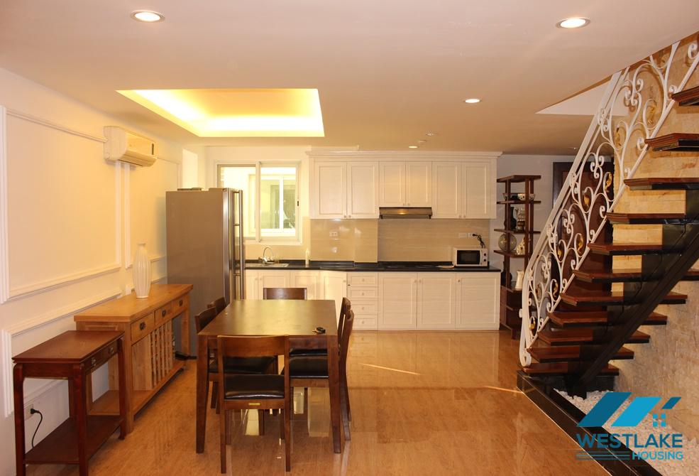 Cho thuê căn hộ Penthouse 4 phòng ngủ cao cấp tại tòa E, Ciputra, Hà Nội
