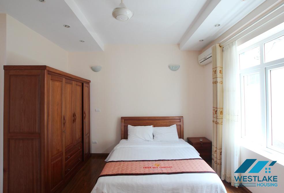 A lake view 2 bedroom apartment for lease in Yen Phu, Tay Ho