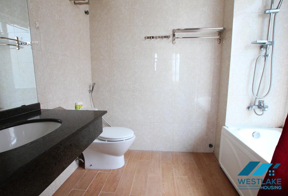 A lake view 2 bedroom apartment for lease in Yen Phu, Tay Ho