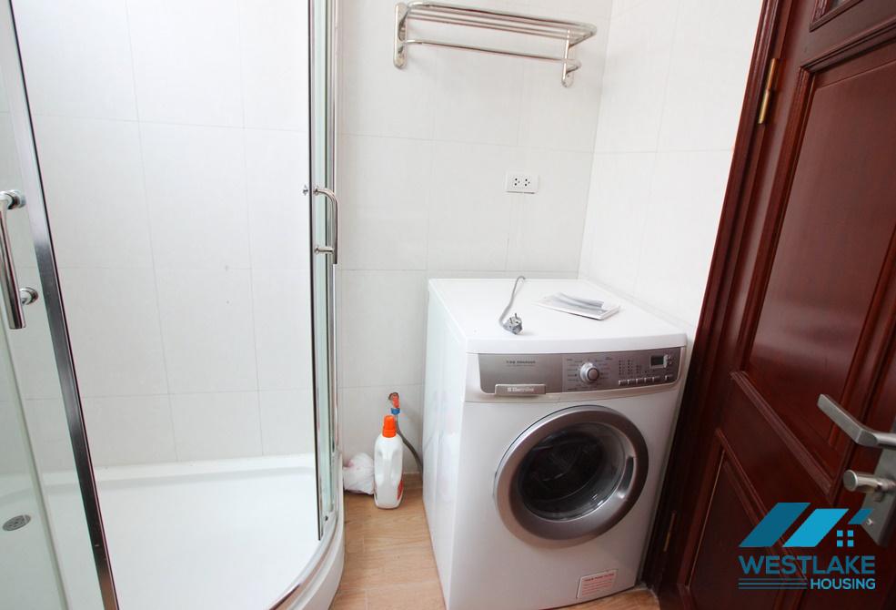 A lake view 2 bedroom apartment for lease in Yen Phu, Tay Ho