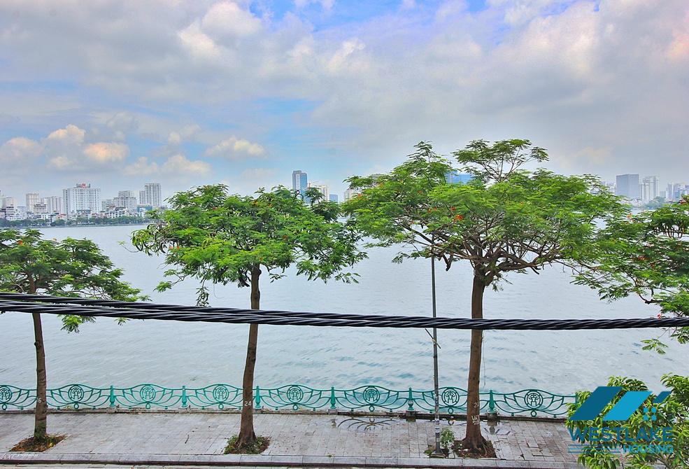 High quality 04 bedrooms apartment for rent in Xom Chua area, Tay Ho, Hanoi