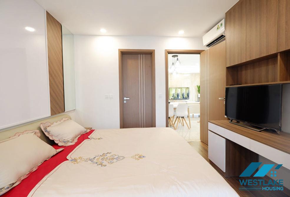Cho thuê căn hộ 2 phòng ngủ đẹp và hiện đại tại khu đô thị Ciputra, Tây Hồ, Hà Nội