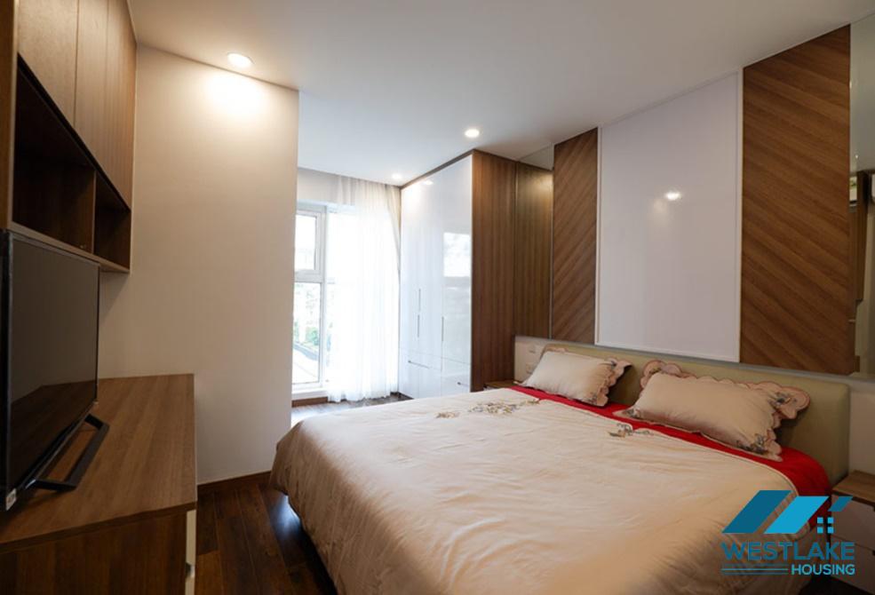 Cho thuê căn hộ 2 phòng ngủ đẹp và hiện đại tại khu đô thị Ciputra, Tây Hồ, Hà Nội