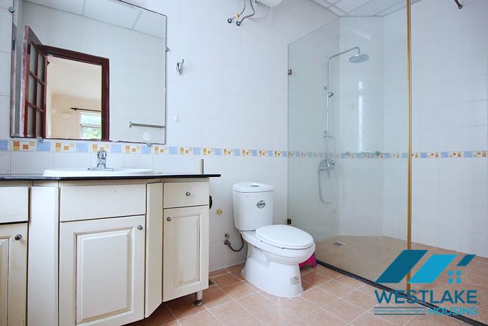 Cho Thuê Nhà 5 Phòng Ngủ Rộng Đẹp Có Hồ Bơi Tại Phố Tô Ngọc Vân, Tây Hồ, Hà Nội