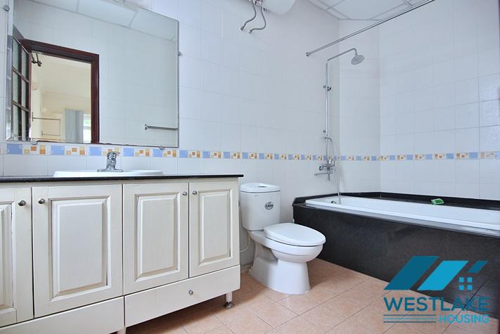 Cho Thuê Nhà 5 Phòng Ngủ Rộng Đẹp Có Hồ Bơi Tại Phố Tô Ngọc Vân, Tây Hồ, Hà Nội
