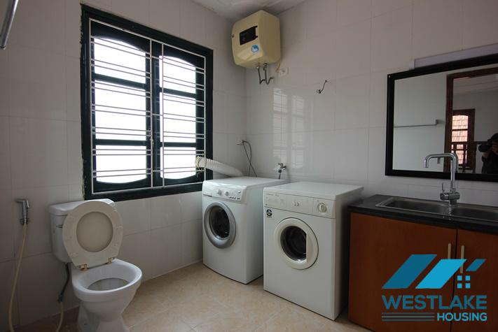 Biệt Thự 5 Phòng Ngủ Đẹp Rộn Rãi, Sáng Thoáng Cho Thuê Tại Tây Hồ, Hà Nội