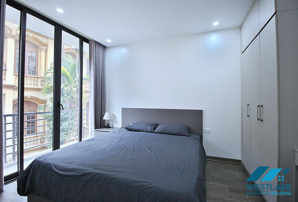 Cho Thuê Căn Hộ Một Phòng Ngủ Đẹp, Sáng Sủa Tại Tây Hồ, Hà Nội