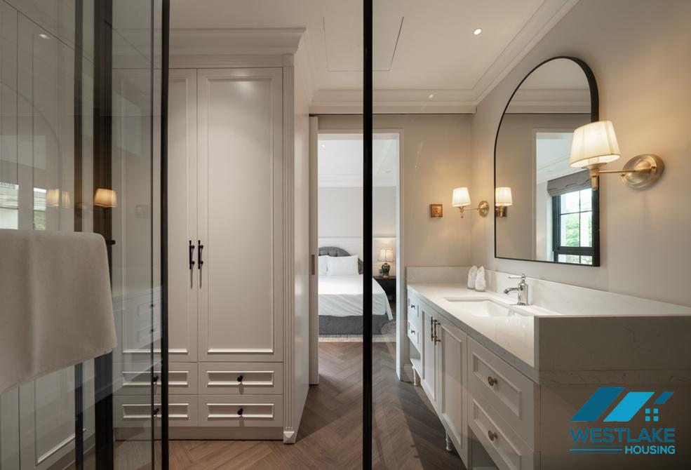 Luxurious 04-bedroom apartment with beautiful West lake view for rent in Tay Ho, Ha Noi