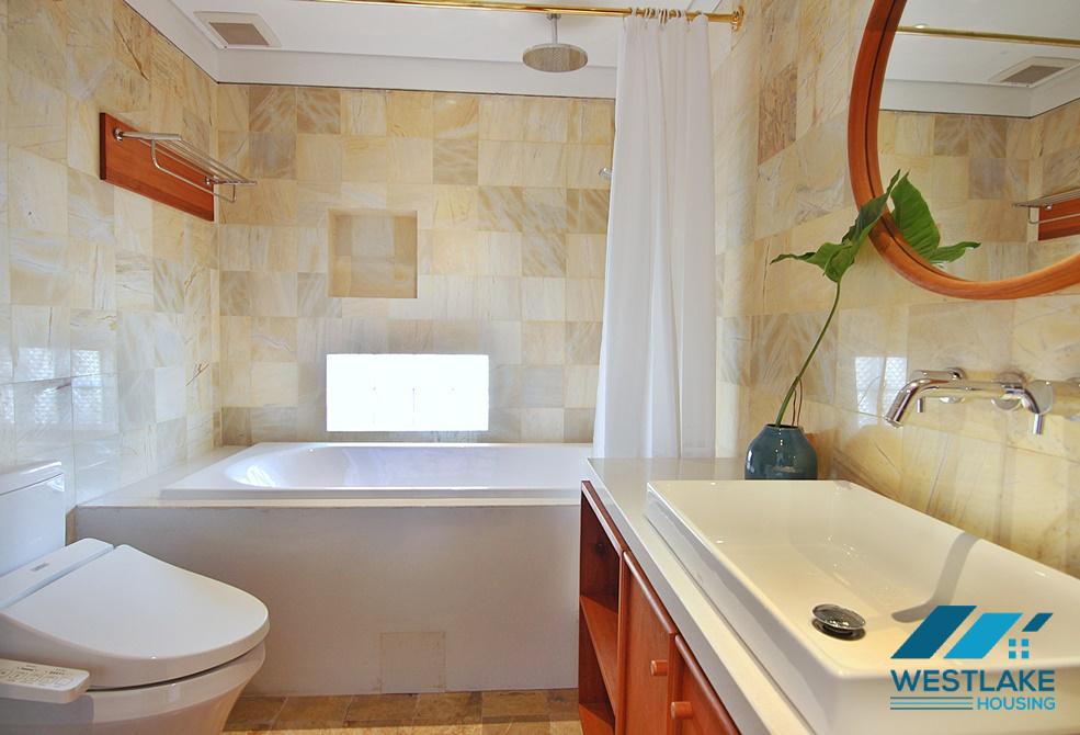 A stunning lake view 2 bedroom apartment for rent in Yen Phu, Tay Ho