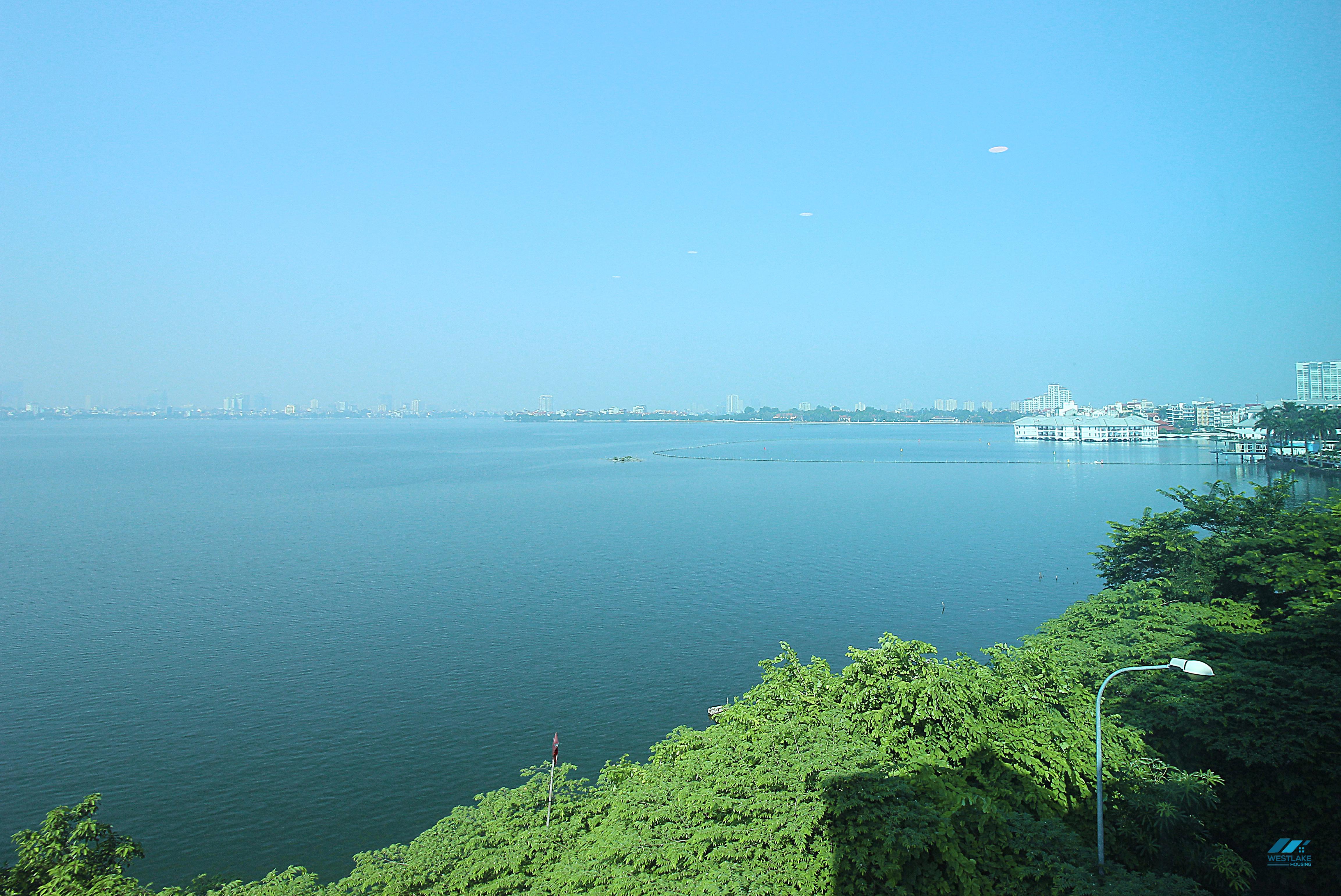 A beautidul lake view 1 bedroom apartment for rent in Tay Ho, Ha Noi A beautidul lake view 1 bedroom apartment for rent in Tay Ho, Ha Noi