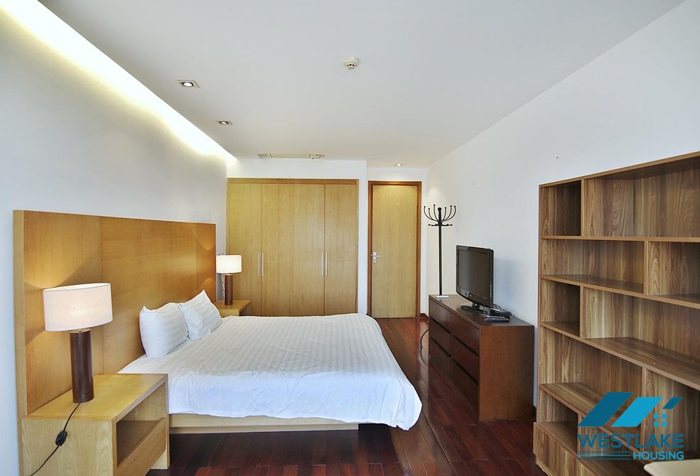 Beautiful West lake view, duplex 03 bedrooms apartment for rent in Xuan Dieu, Tay Ho, Ha Noi