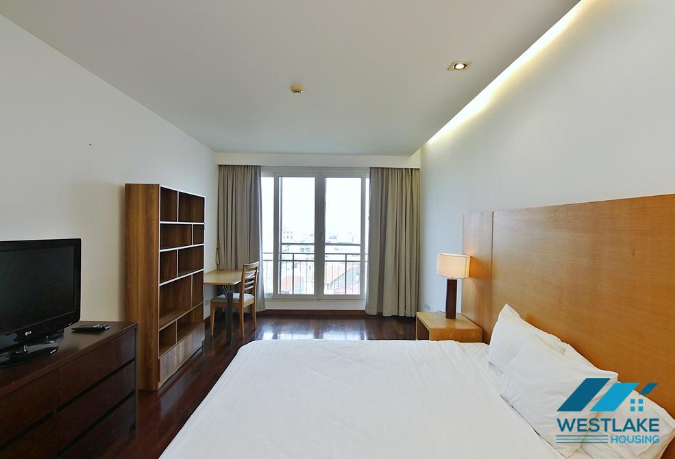 Beautiful West lake view, duplex 03 bedrooms apartment for rent in Xuan Dieu, Tay Ho, Ha Noi